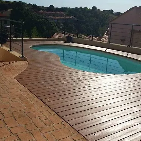 Dans Les Hauteurs De Villa Collioure